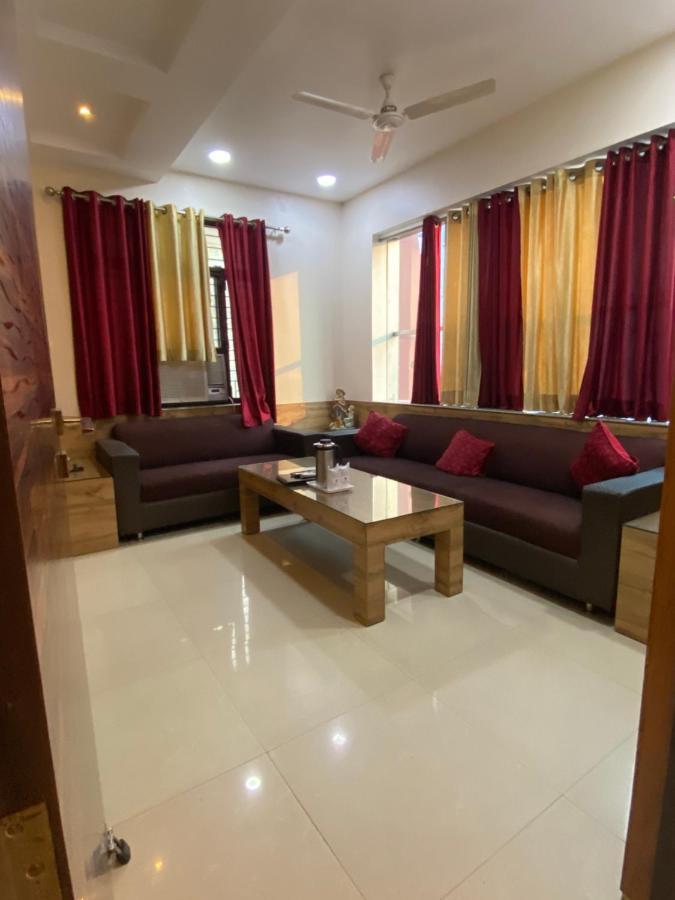 Hotel Pradeep Palace Gorakhpur Ngoại thất bức ảnh